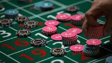 Lottery ticket selection interface showing daily and weekly draw options